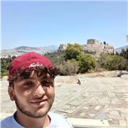 Studente diplomato al liceo classico ed iscritto alla facoltà di Ingegneria